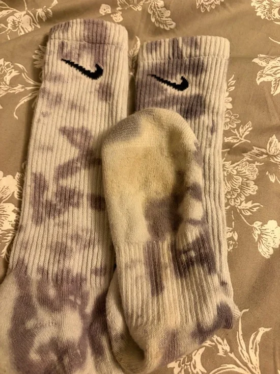 Nike Tie-Dye Crew Socks in White and Gray - Picture 5 of 5